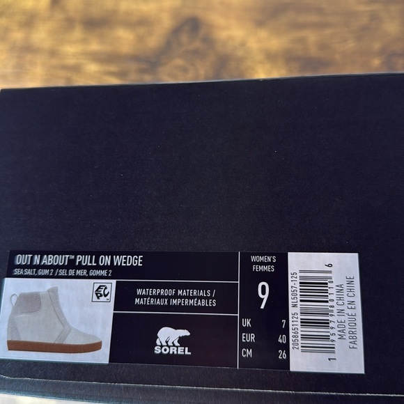 NWT Sorel Women's White Leather Winter Boots - Picture 11 of 12